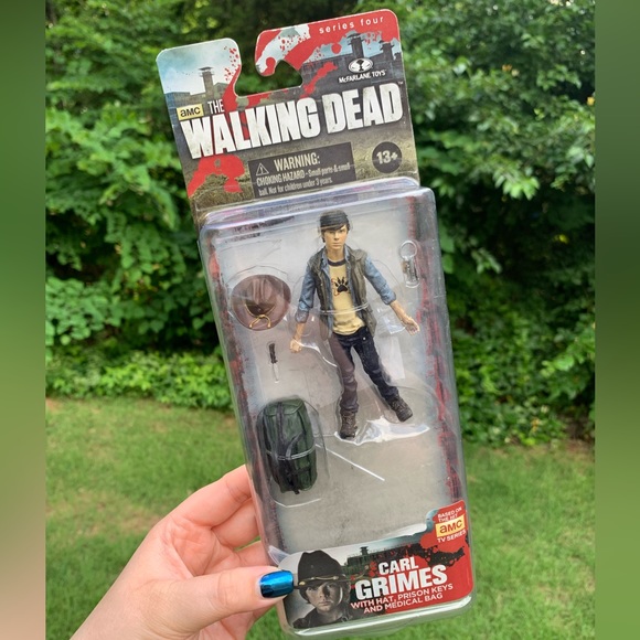 Carl from The Waking Dead Action Figure - Picture 10 of 10